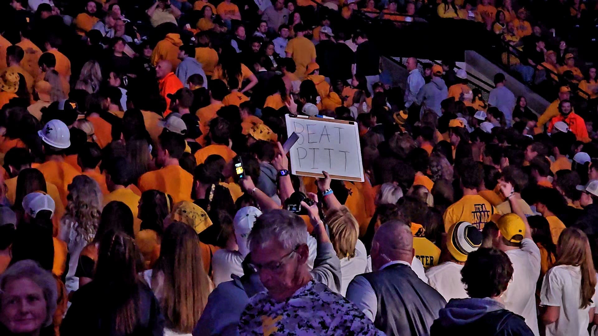 WVU Basketball Maniacs Student Section