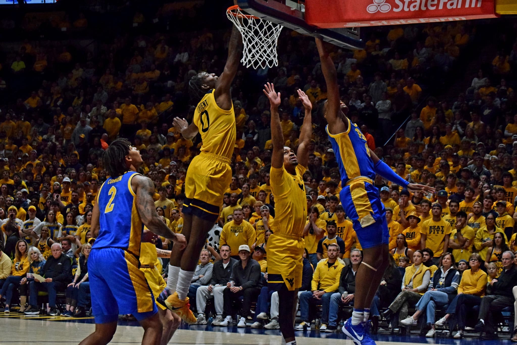 WVU Basketball Bren Lorient block against Pitt