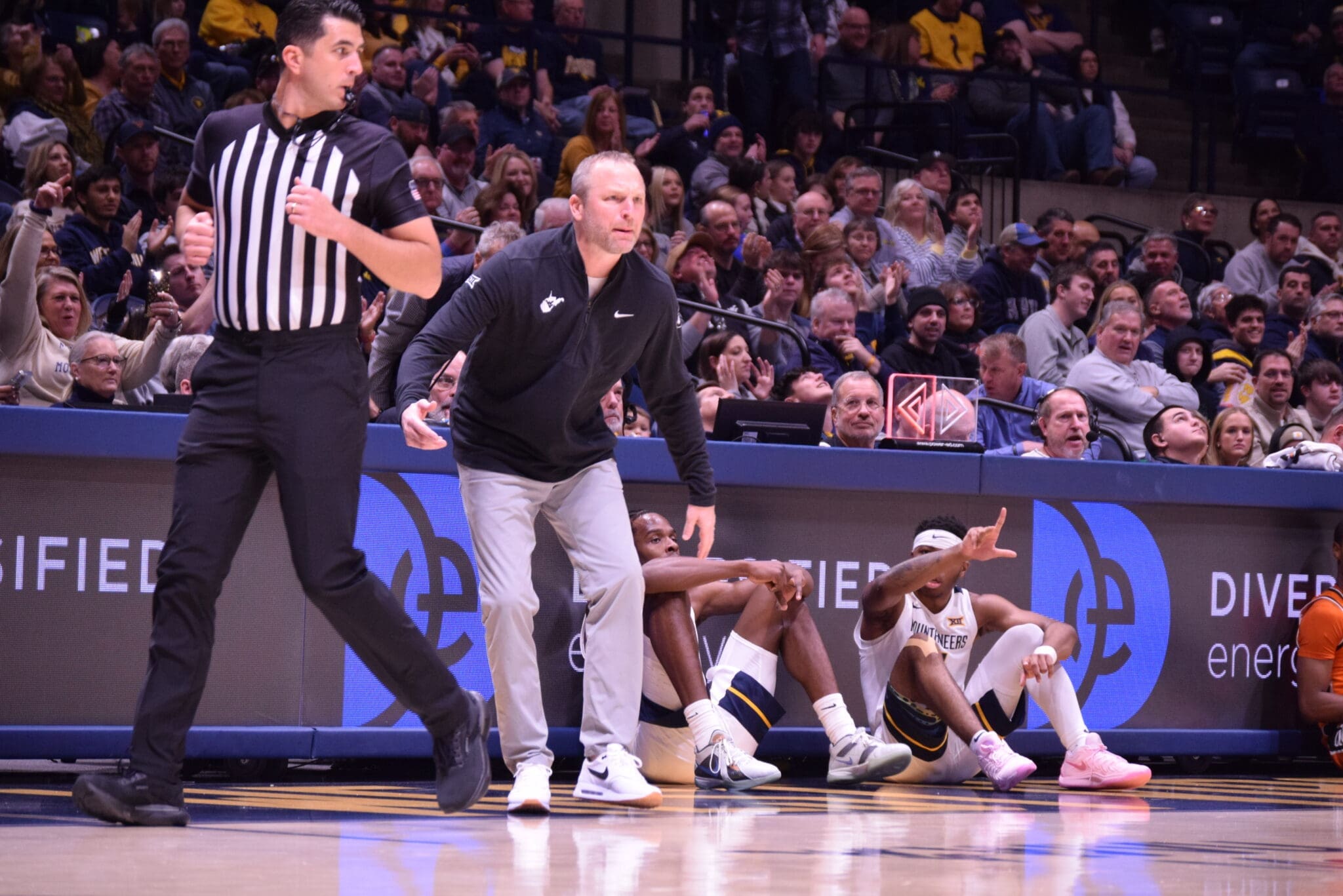 WVU Basketball HC Darian DeVries