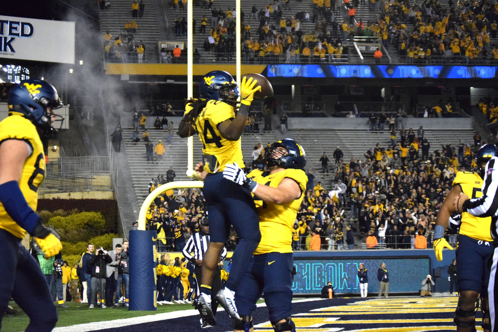 WVU Football RB Tony Mathis scores touchdown