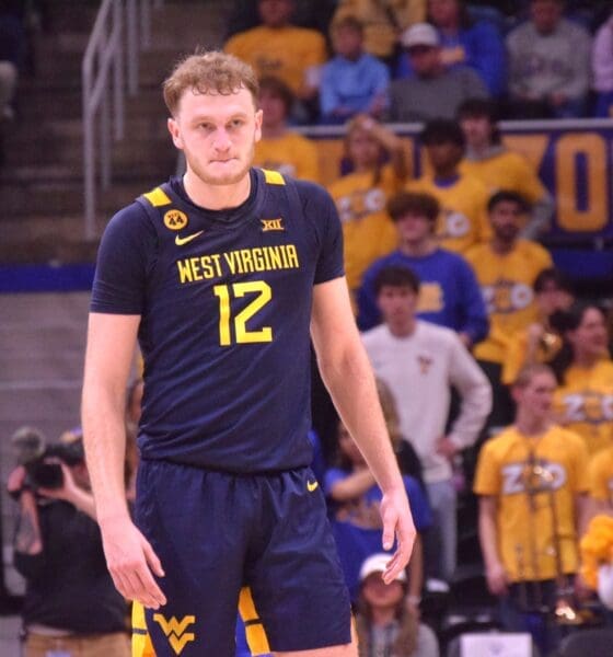 WVU Basketball Tucker DeVries at Pitt