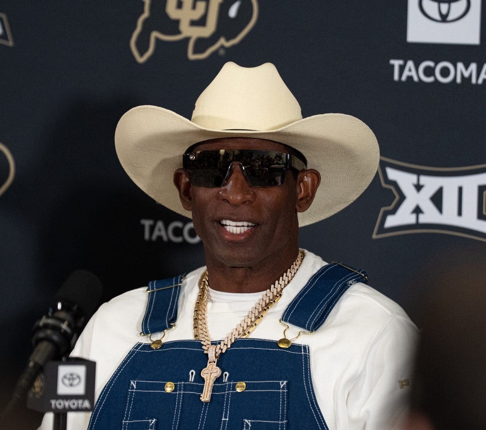 Colorado HC Deion Sanders