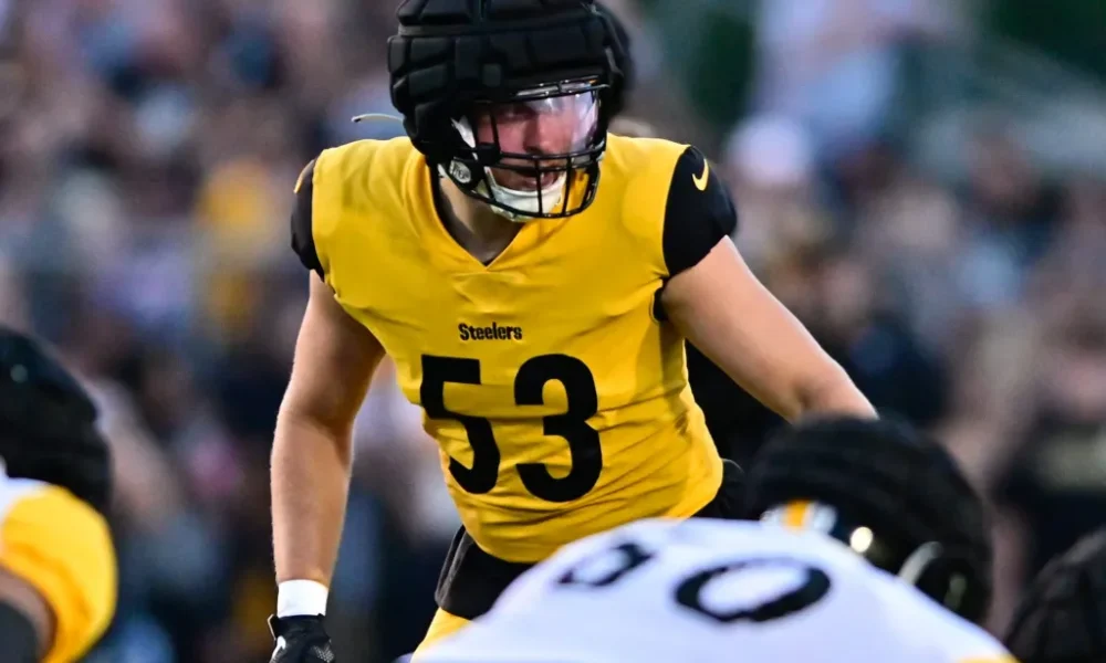 Nick Kwiatkoski with Steelers