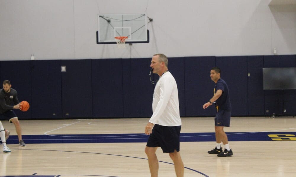 WVU Basketball HC Darian DeVries