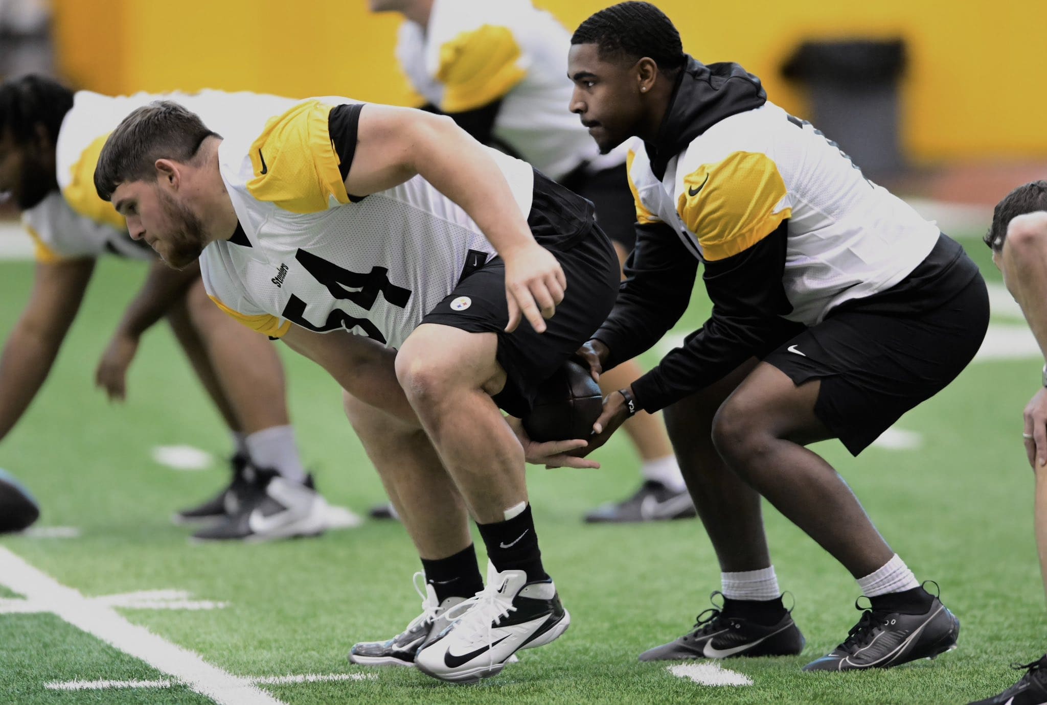 Steelers center Zach Frazier