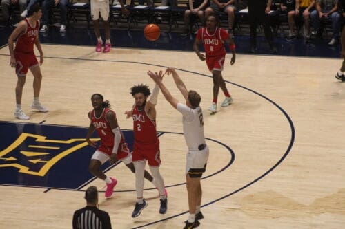 WVU Basketball Tucker Devries against RMU