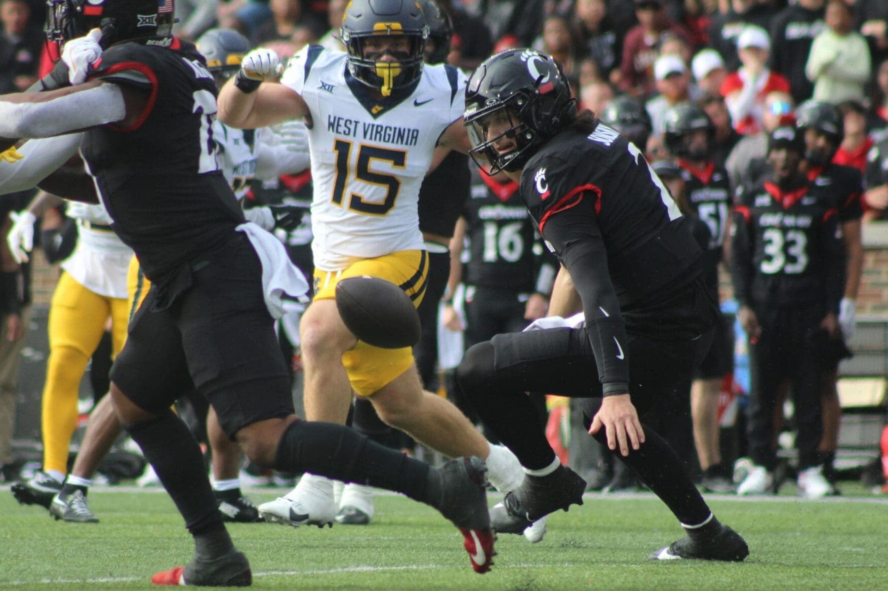 WVU recovers a fumble against Cincinnati