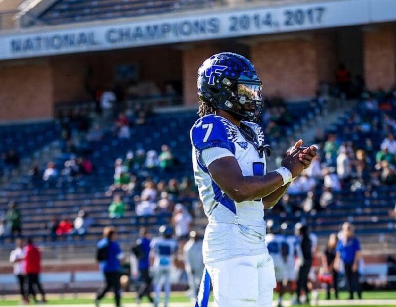 WVU Football QB recruit Legend Bey