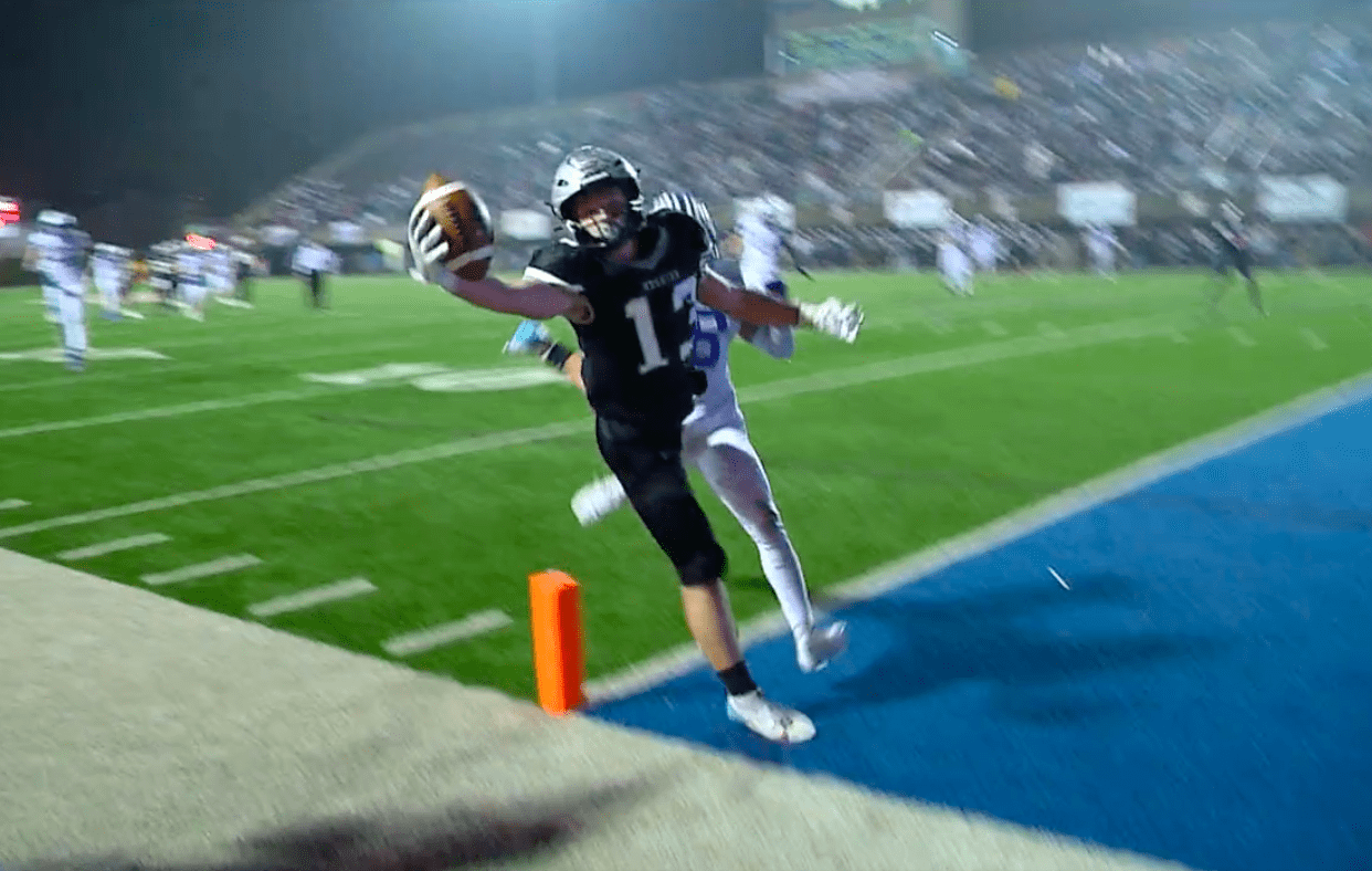 Amazing catch in West Virginia state title game