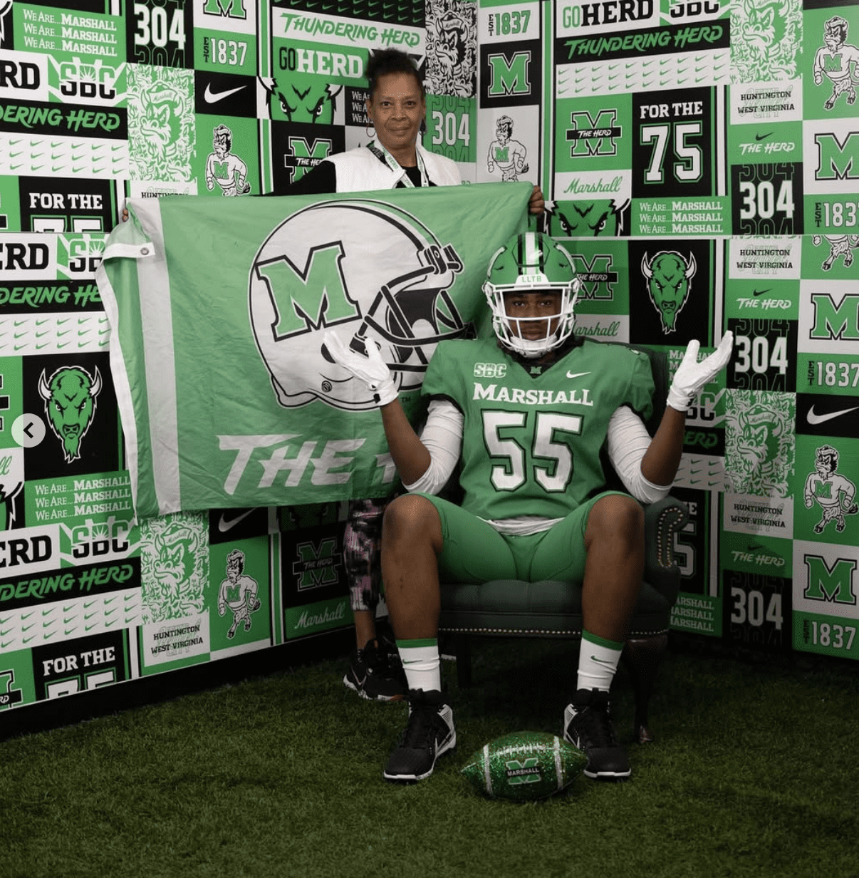 Justyn Lyles flips from WVU to Marshall